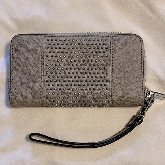 Michael Kors Grey Saffiano Leather Micro Stud Travel Zip Around Wallet - Picture 2 of 5